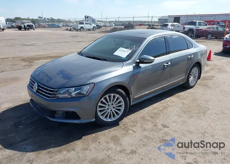 2016 Volkswagen Passat 1.8T Se z USA, uszkodzony, nr VIN 1VWBT7A34GC064176